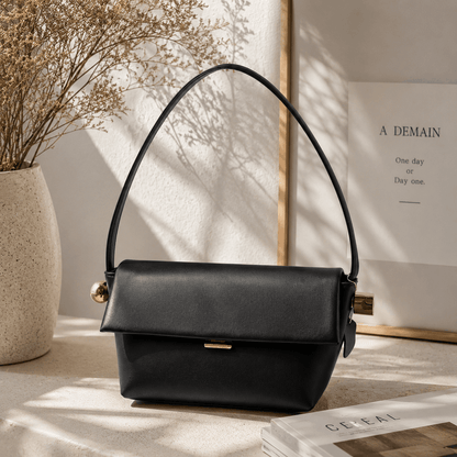 Minimal Black Bag, Maximum Style
